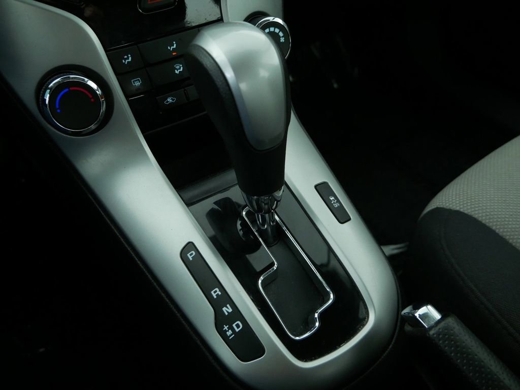 Used 2014 Chevrolet Cruze LS FWD image 31