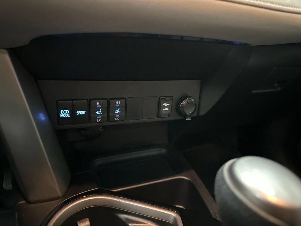 Used 2016 Toyota RAV4 Limited FWD image 48