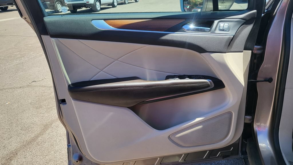 Used 2019 Lincoln MKC Select w/ MKC Climate Package FWD image 25
