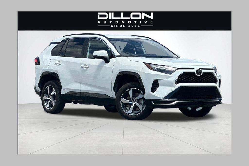 Used 2025 Toyota RAV4 SE AWD/4WD image 1