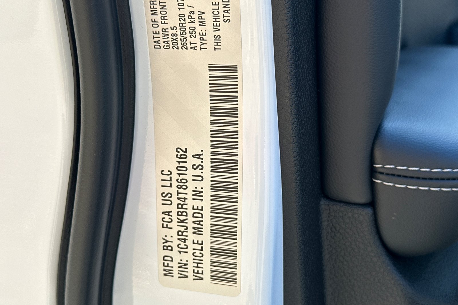 New 2026 Jeep Grand Cherokee L Limited w/ Limited Altitude Package AWD/4WD image 29