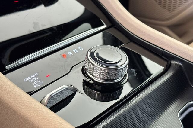 New 2025 Jeep Grand Cherokee Limited image 19