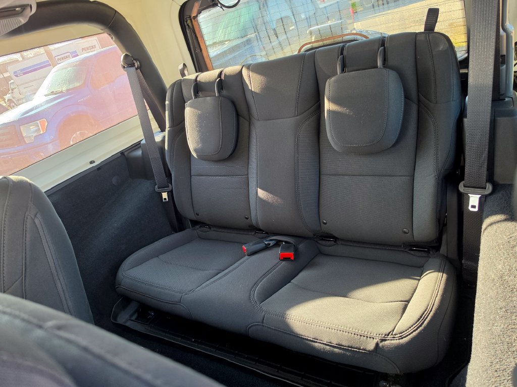 Used 2022 Jeep Wrangler Sport AWD/4WD image 8