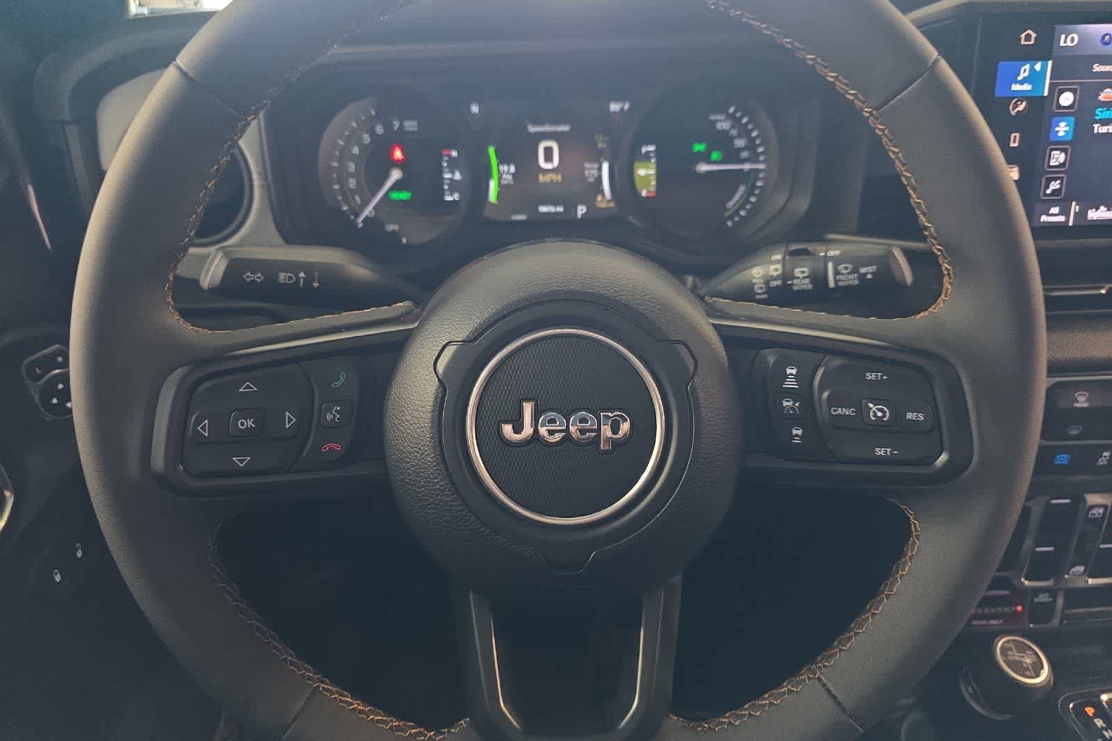 Used 2024 Jeep Wrangler Unlimited AWD/4WD image 24