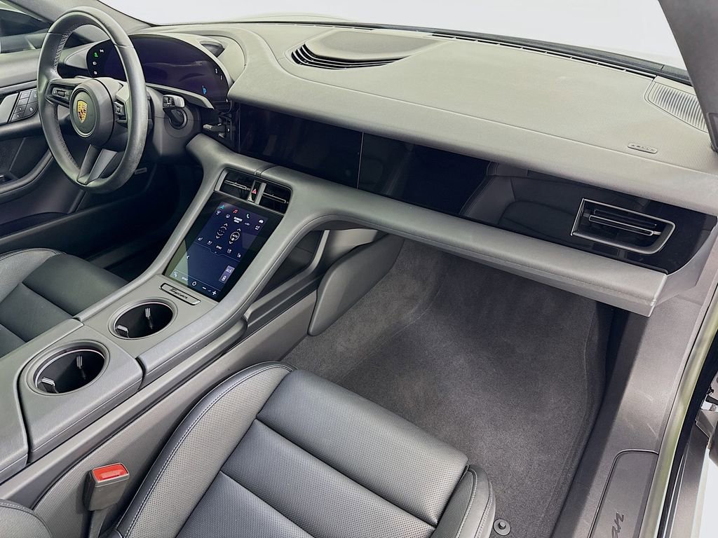 Certified 2022 Porsche Taycan image 30
