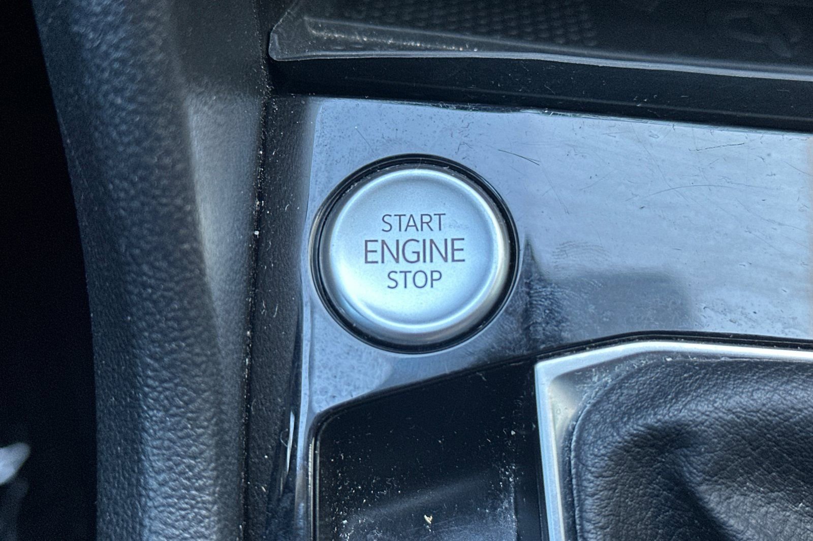 Used 2024 Volkswagen Taos SE image 27