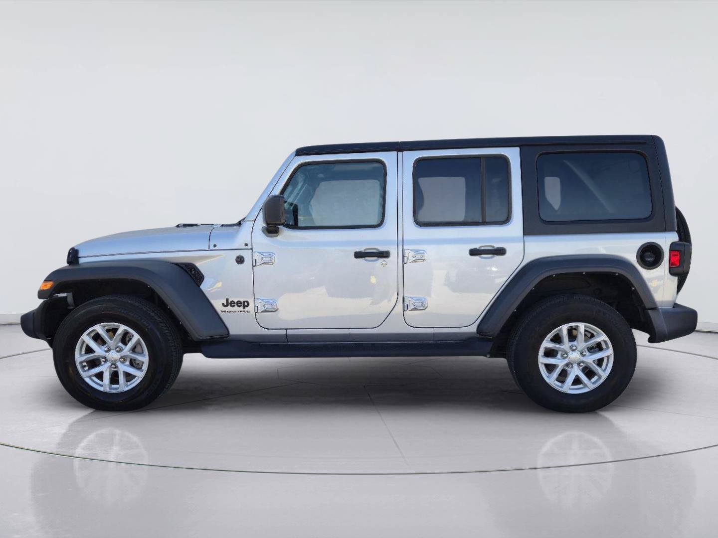 Used 2023 Jeep Wrangler Unlimited Sport AWD/4WD image 2