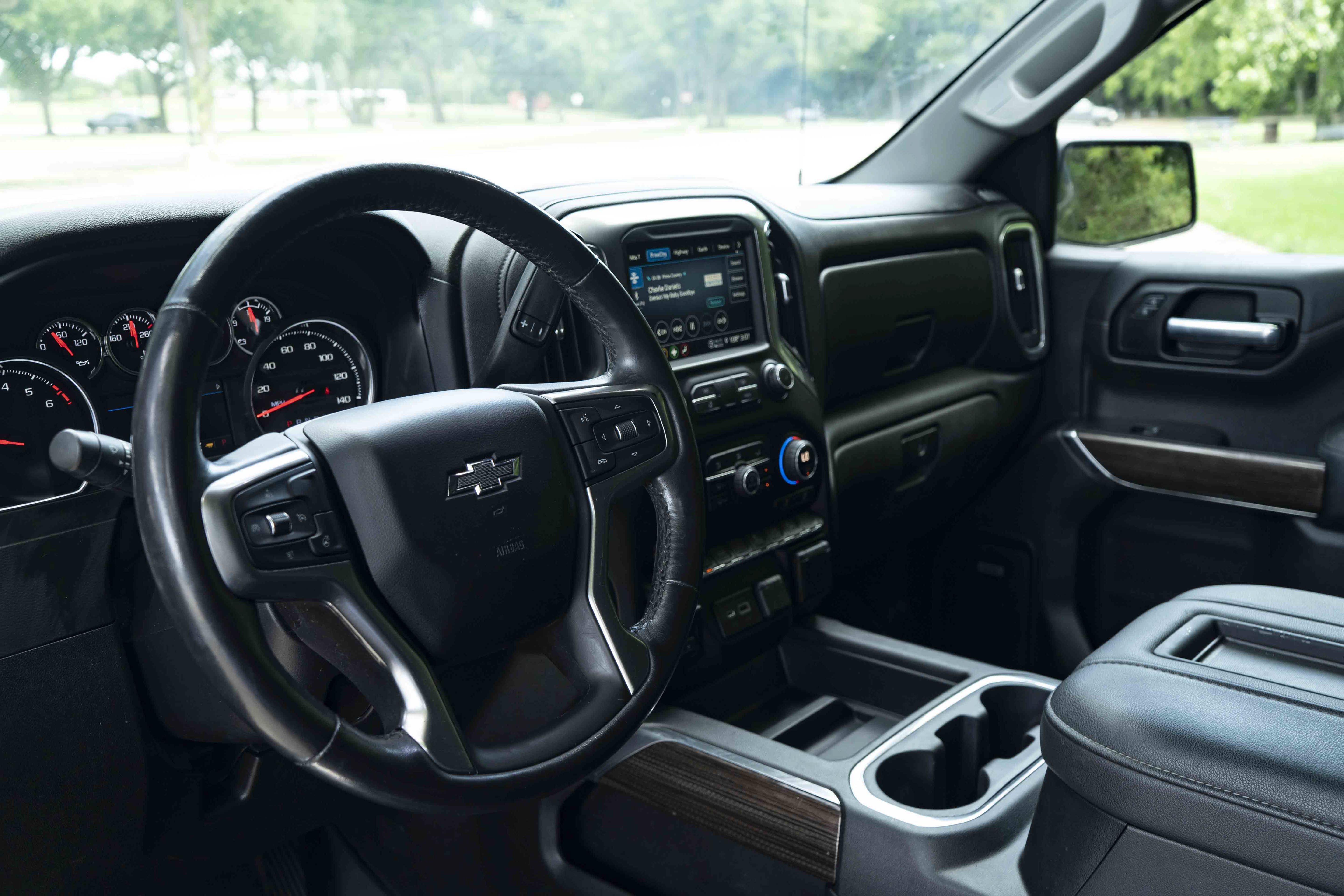 Used 2021 Chevrolet Silverado 1500 LT Trail Boss w/ Convenience Package II AWD/4WD image 16