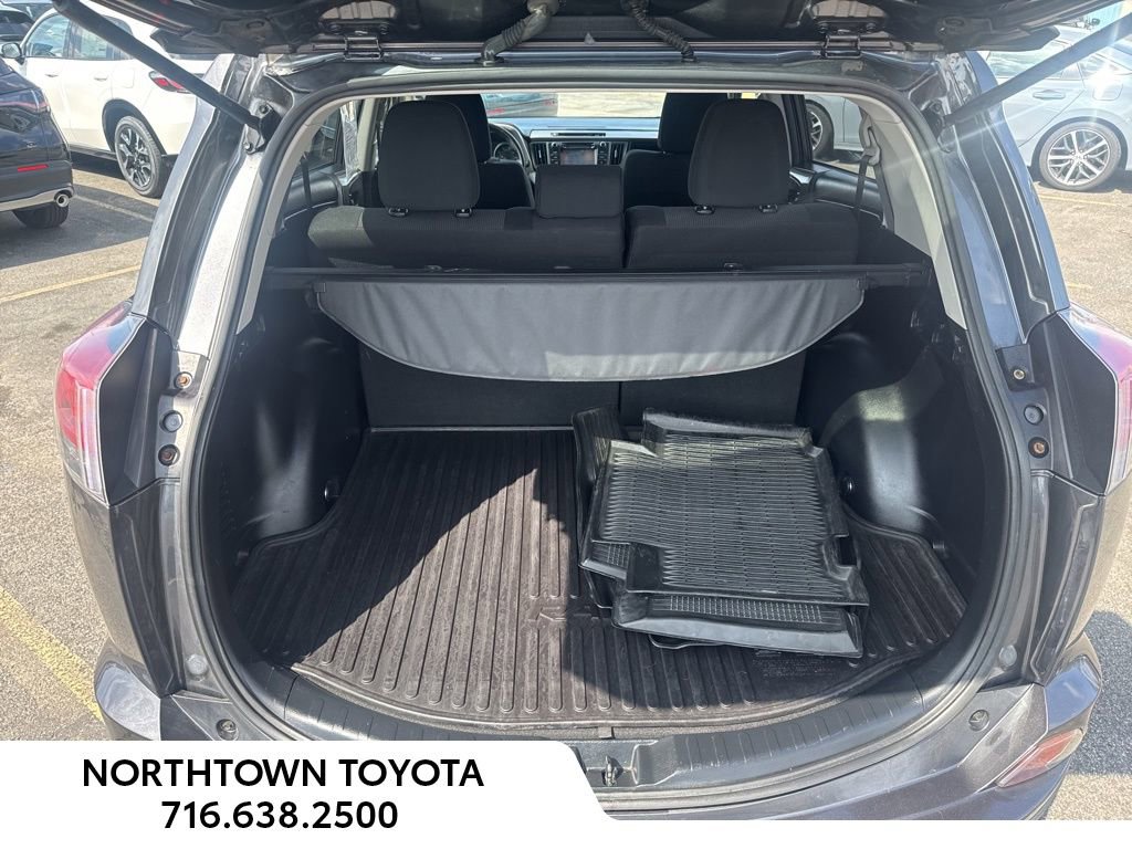 Used 2018 Toyota RAV4 XLE w/ Plus Extra Value Package AWD/4WD image 18