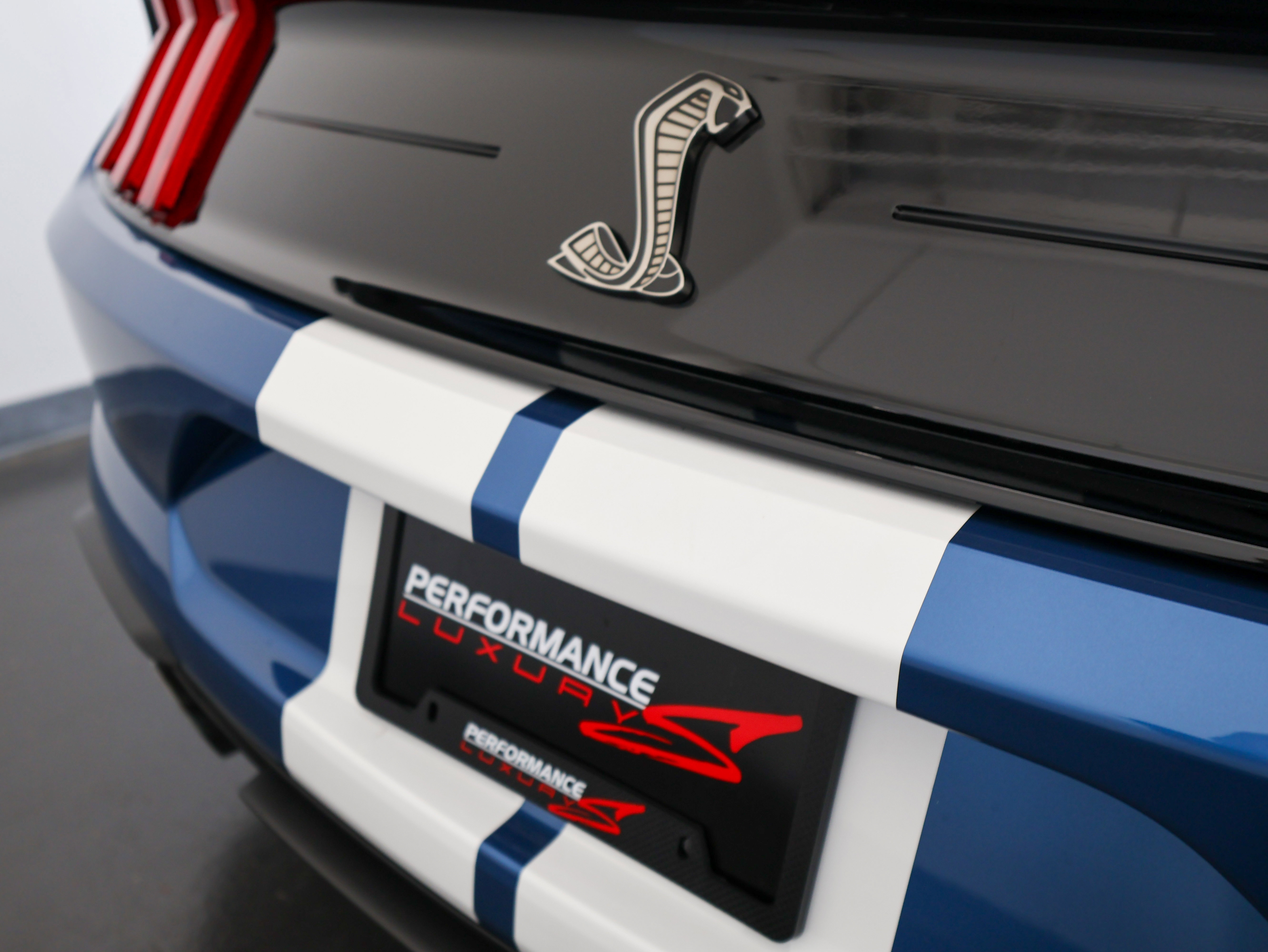 Used 2020 Ford Mustang Shelby GT500 w/ Carbon Fiber Track Pack RWD image 47