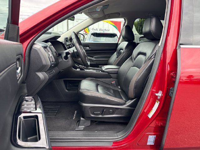 Used 2023 Nissan Pathfinder SL AWD/4WD image 15