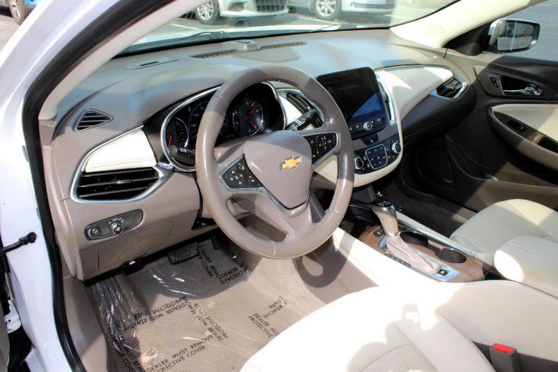 Used 2019 Chevrolet Malibu Premier w/ Sun and Wheel Package image 10
