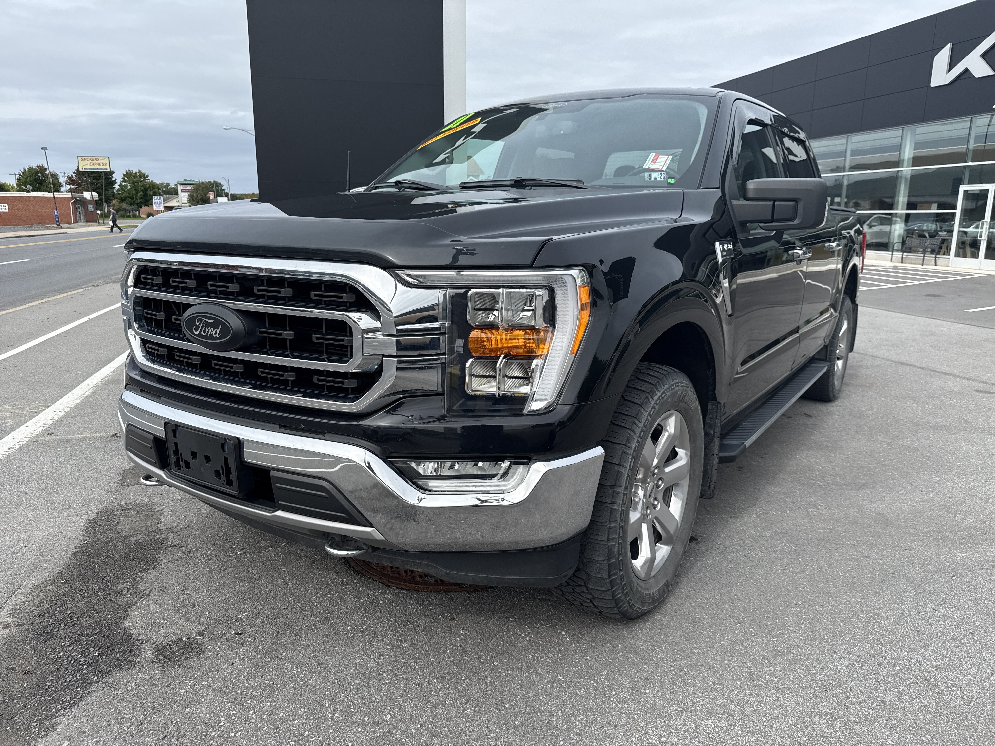 Used 2021 Ford F150 XLT w/ Equipment Group 302A High AWD/4WD image 8
