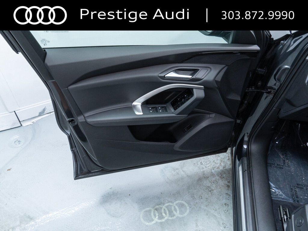 Used 2025 Audi Q5 Premium w/ Convenience Package image 19