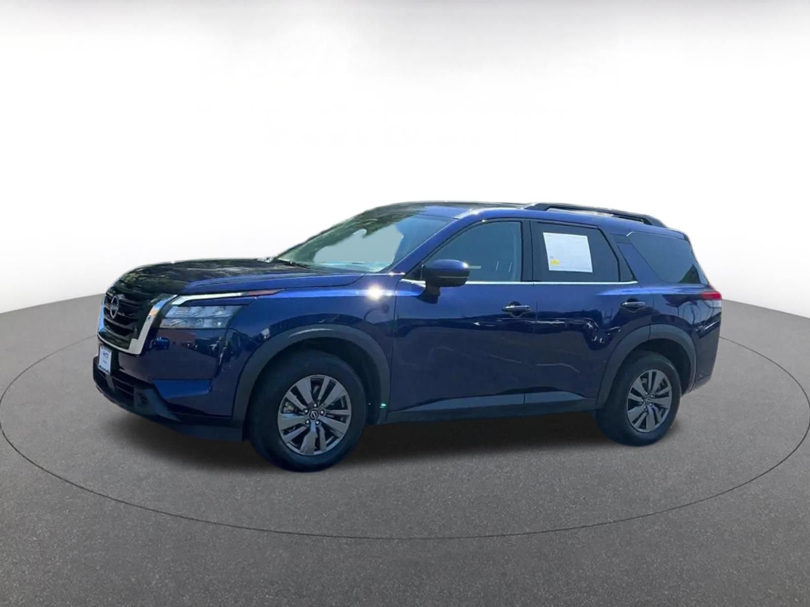 Used 2025 Nissan Pathfinder SV FWD image 8