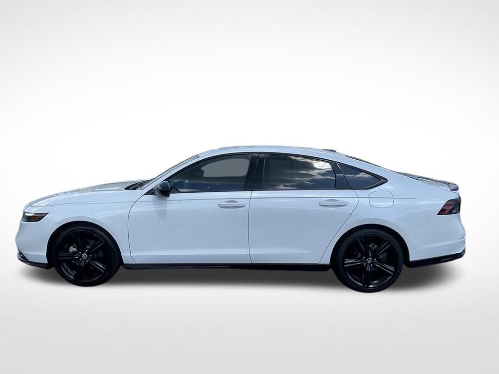 Used 2023 Honda Accord Sport image 2