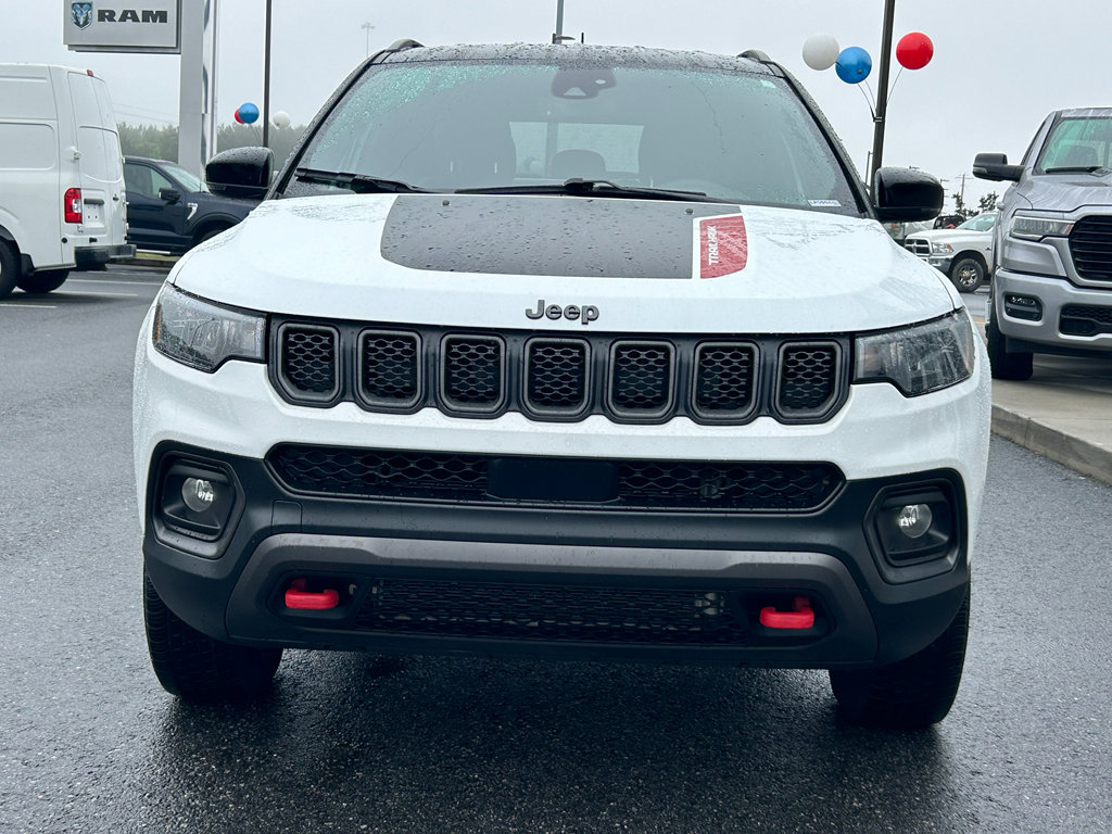 Used 2024 Jeep Compass Trailhawk image 3