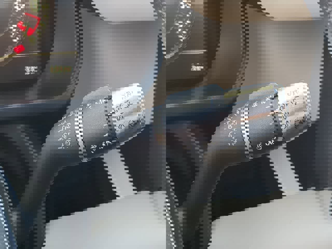 Used 2022 Land Rover Defender 110 S image 28