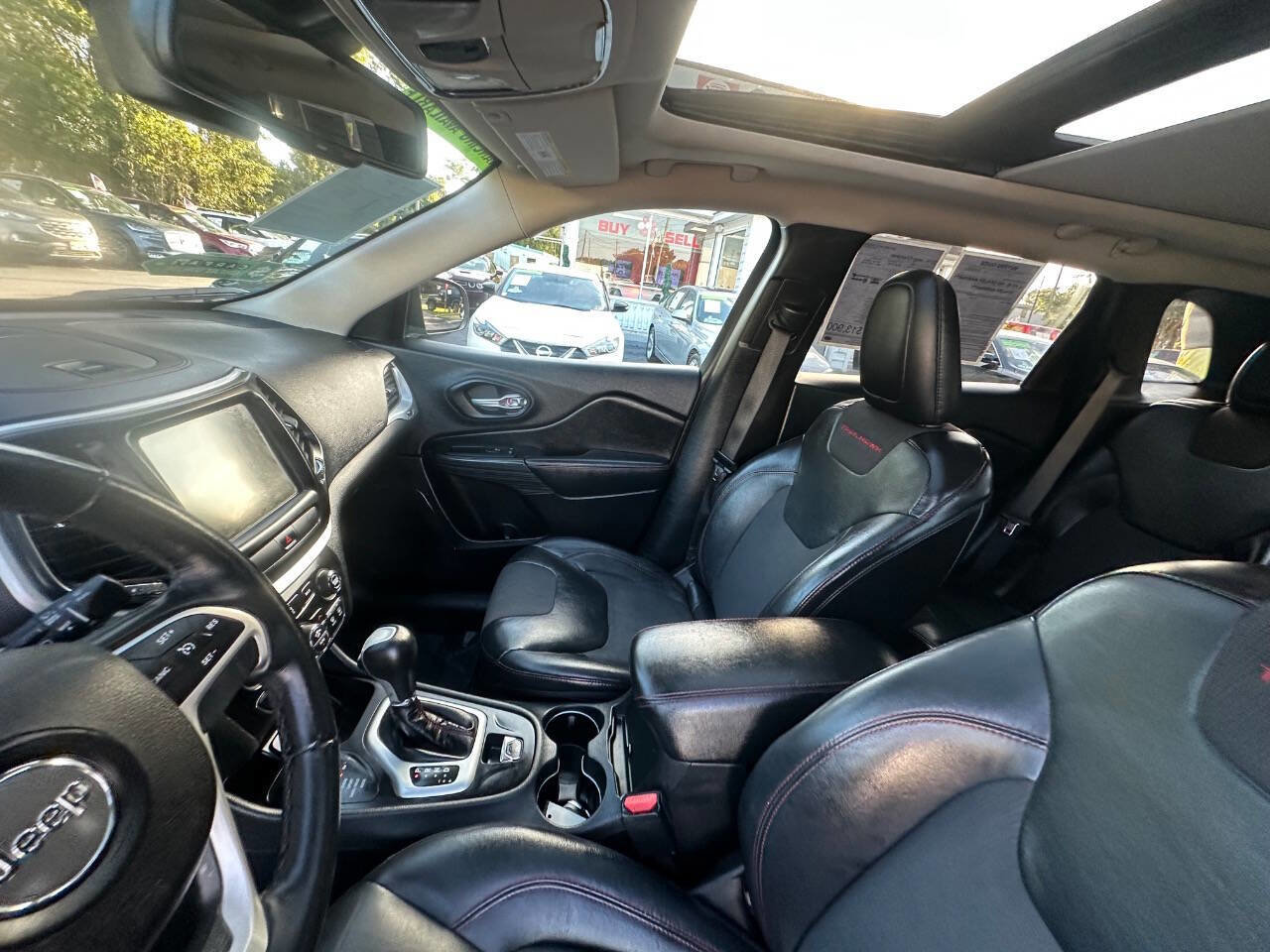 Used 2016 Jeep Cherokee Trailhawk w/ Comfort/Convenience Group image 7