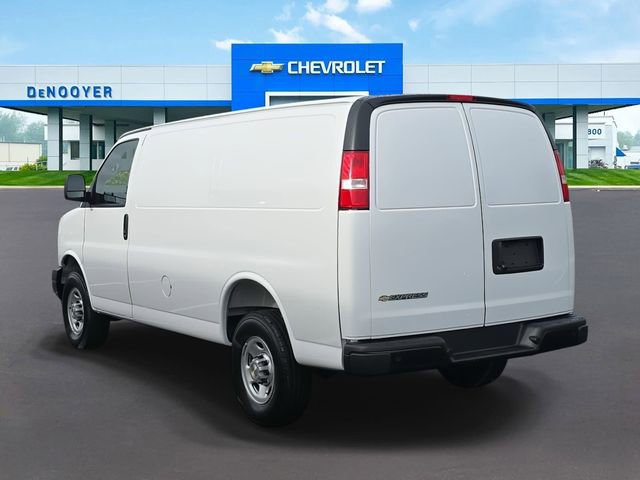 New 2025 Chevrolet Express 2500 Work Van 3D Cargo Van w/ Driver Convenience Package image 10