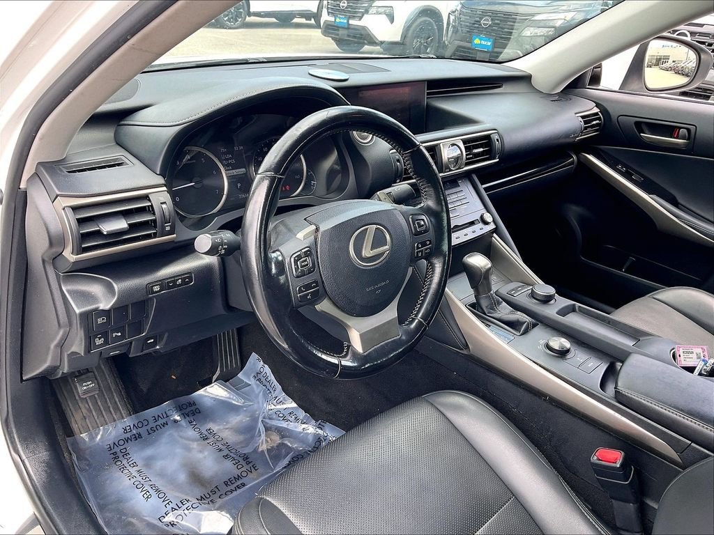 Used 2017 Lexus IS 200t w/ Premium Package RWD image 8