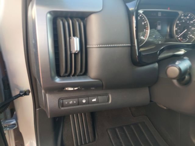 Used 2025 Nissan Pathfinder SL image 20