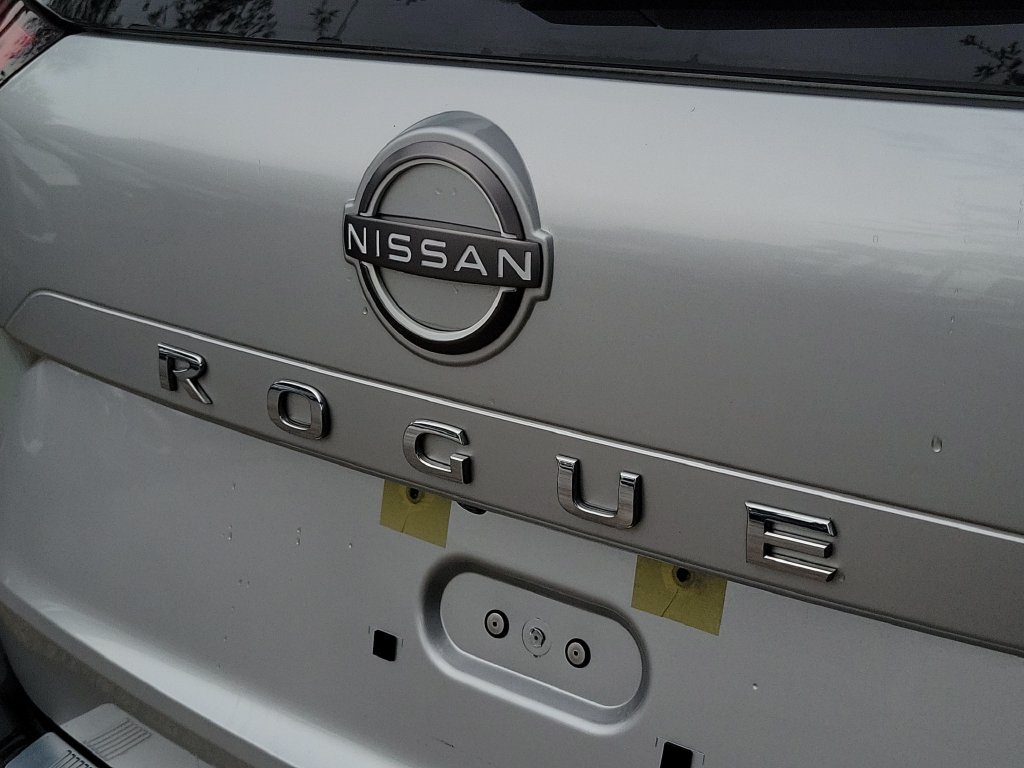 Certified 2023 Nissan Rogue SV FWD image 8