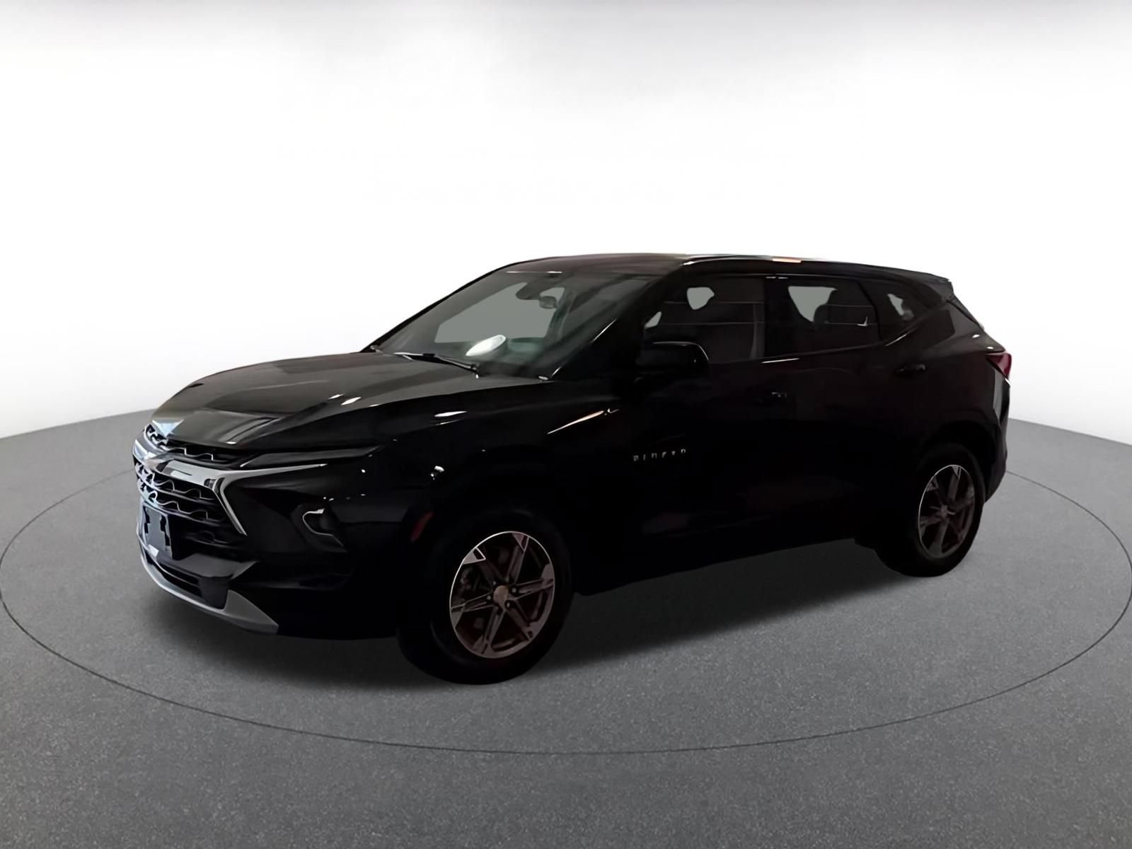 Used 2026 Chevrolet Blazer LT FWD image 6