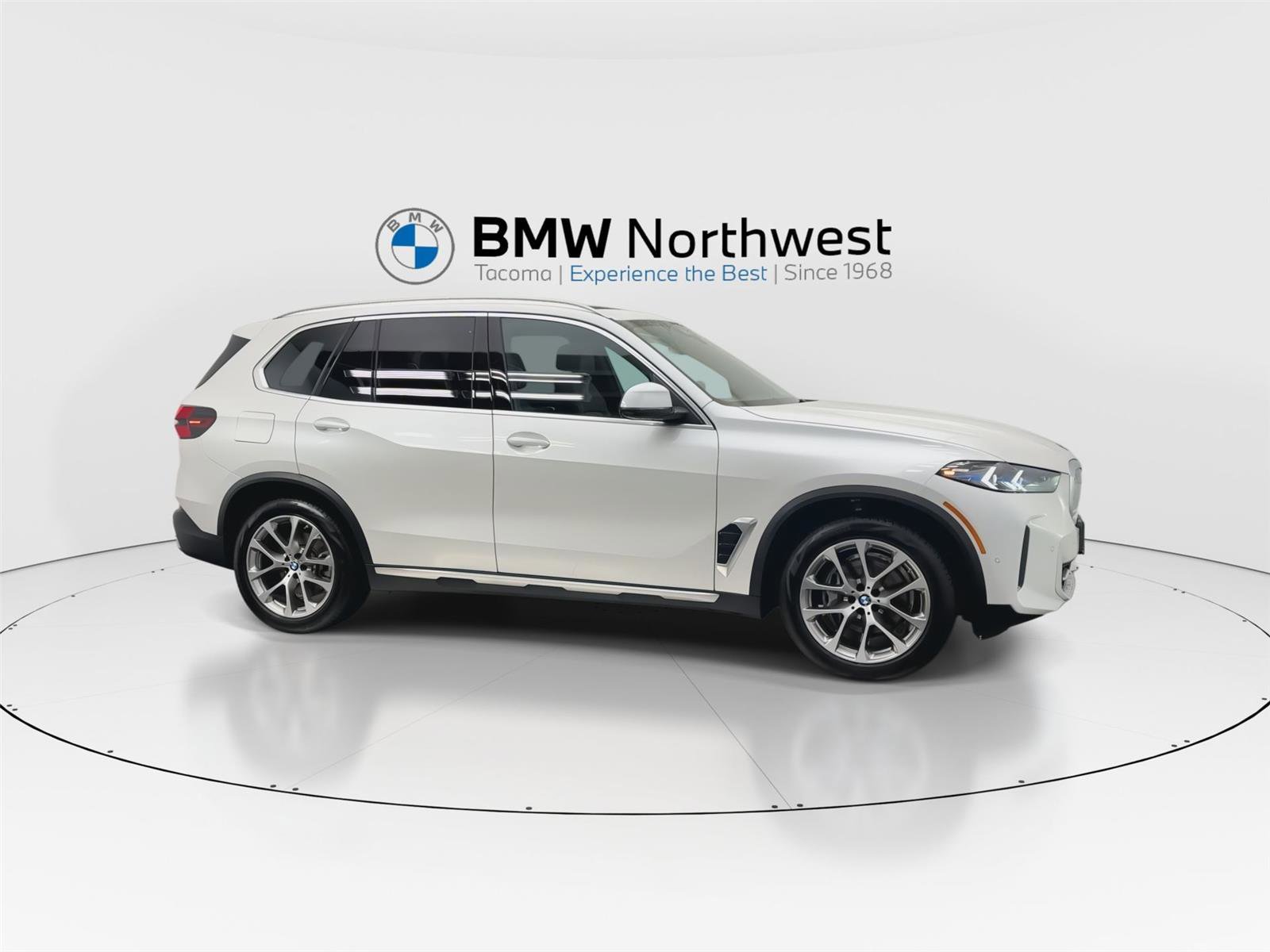 Used 2024 BMW X5 xDrive40i w/ Premium Package image 5