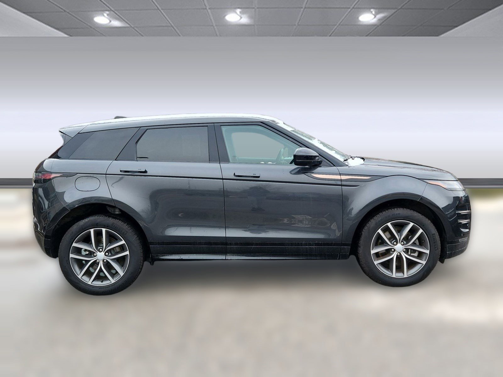 Used 2024 Land Rover Range Rover Evoque Dynamic SE image 2