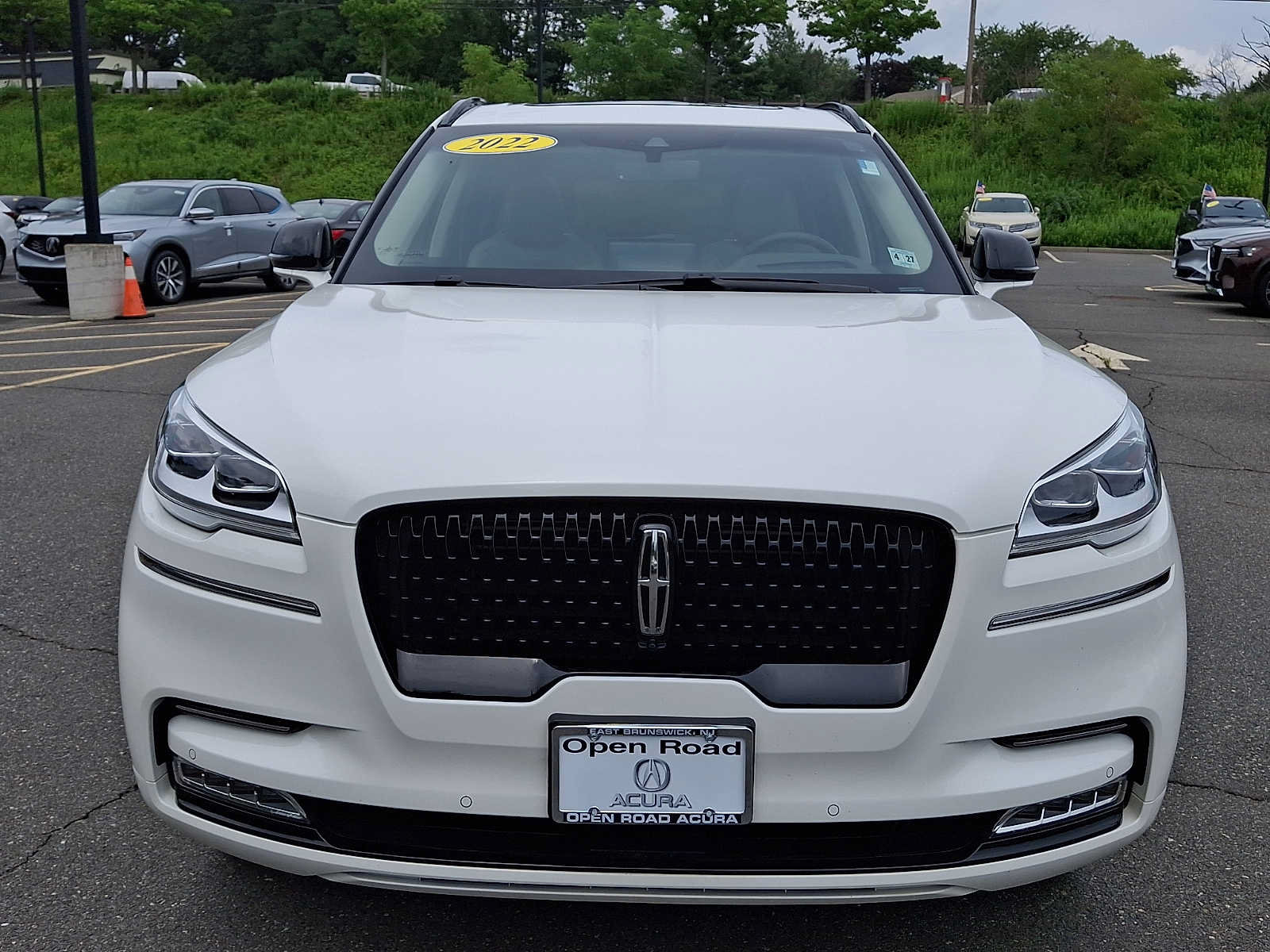 Used 2022 Lincoln Aviator Reserve AWD/4WD image 2