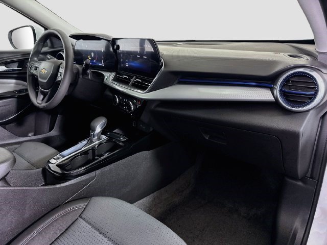 Used 2026 Chevrolet Trax LT FWD image 29