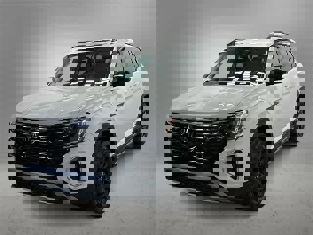 New 2025 Volkswagen Atlas Peak Edition SE image 1