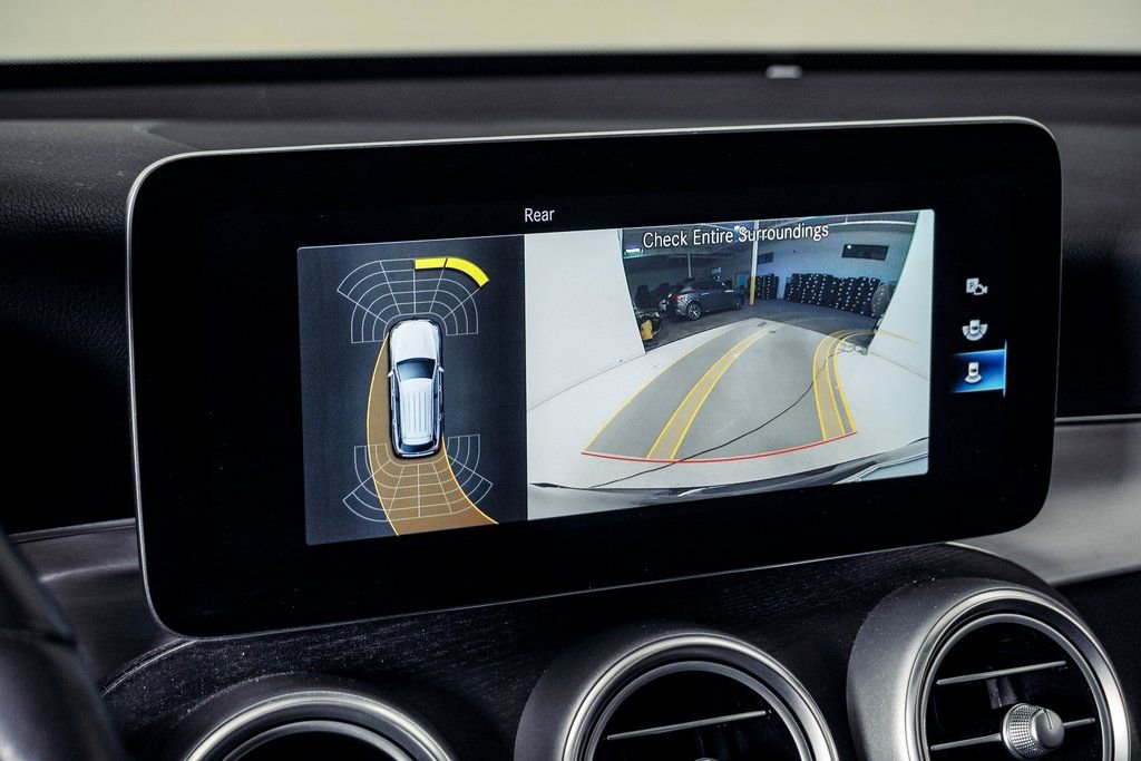 Used 2021 Mercedes-Benz GLC 300 4MATIC image 23