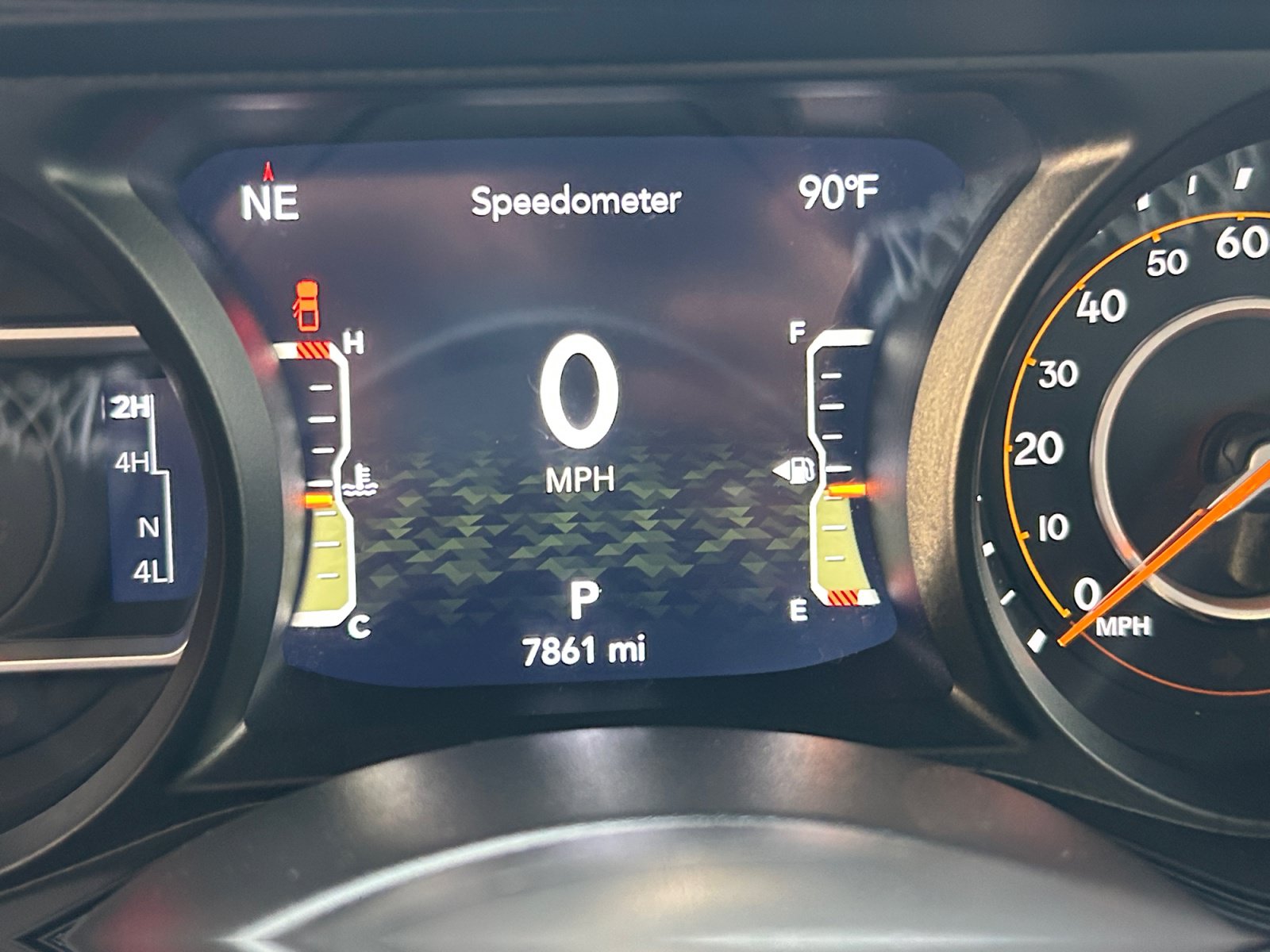 Used 2025 Jeep Gladiator Rubicon w/ Convenience Group AWD/4WD image 11