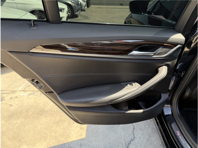 Used 2018 BMW 540i w/ Premium Package RWD image 19