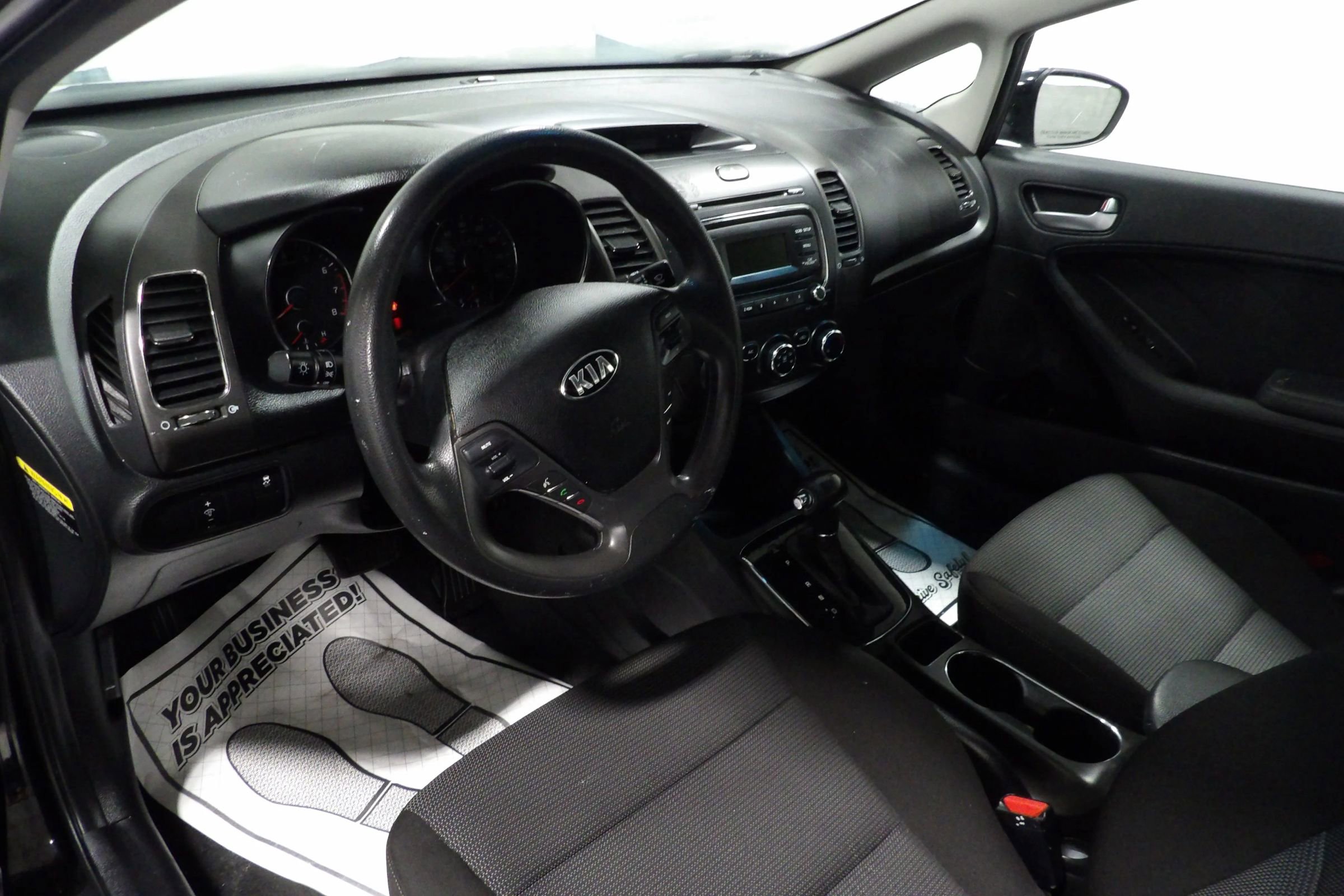 Used 2017 Kia Forte LX image 8