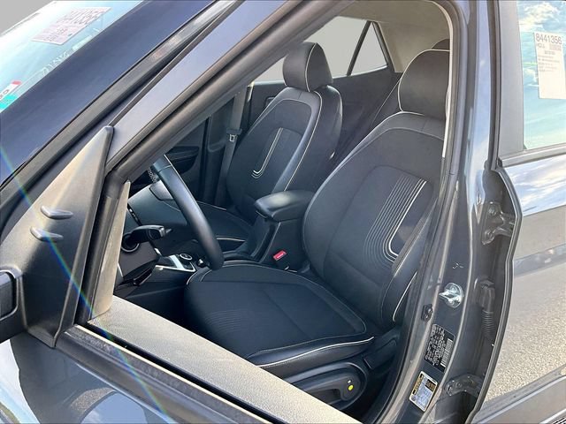 Used 2024 Hyundai Venue Limited FWD image 10