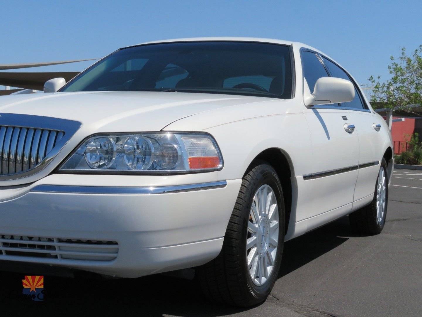Used 2003 Lincoln Town Car Executive image 24
