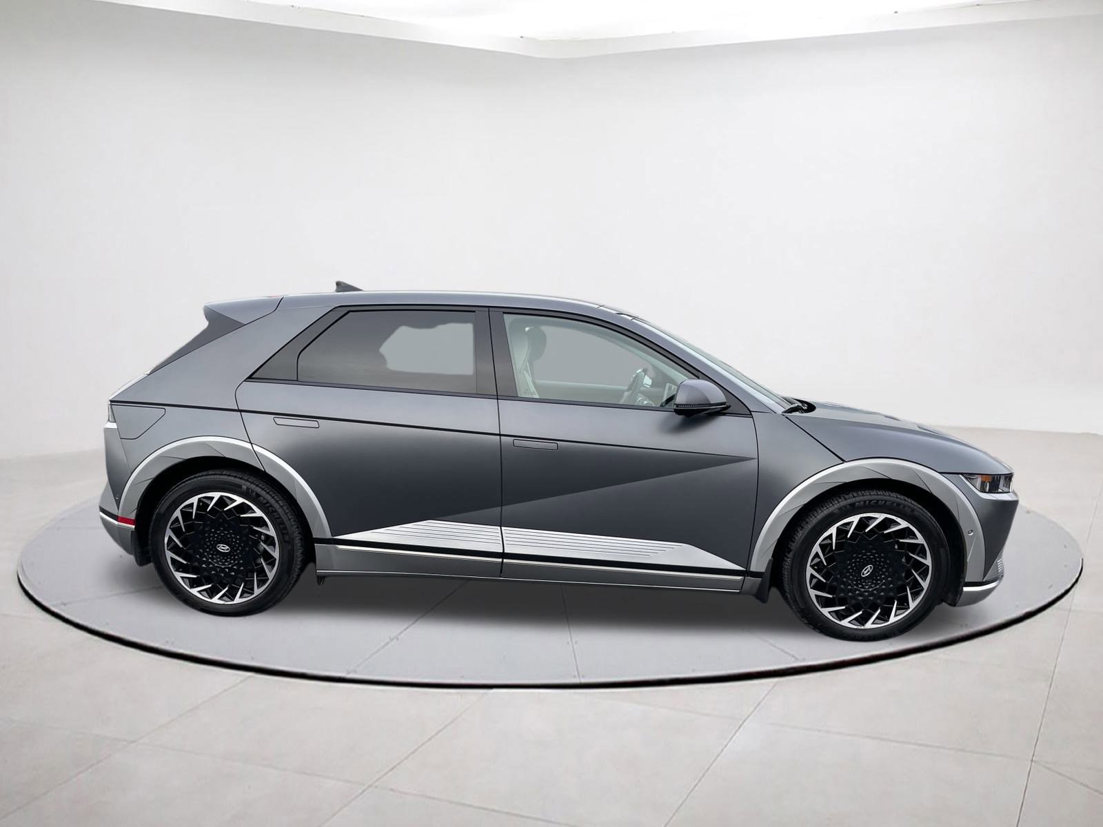 Used 2023 Hyundai Ioniq 5 Limited image 6