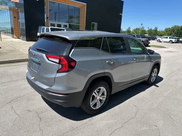 Used 2024 GMC Terrain SLE AWD/4WD image 19