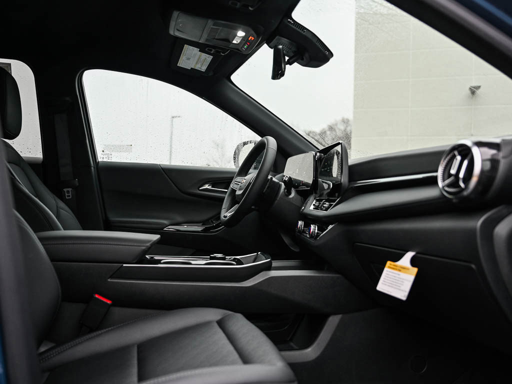 New 2026 Chevrolet Equinox LT w/ Convenience Package II image 11