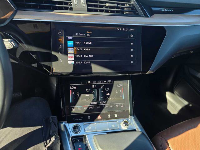Used 2024 Audi Q8 e-tron Premium Plus image 30