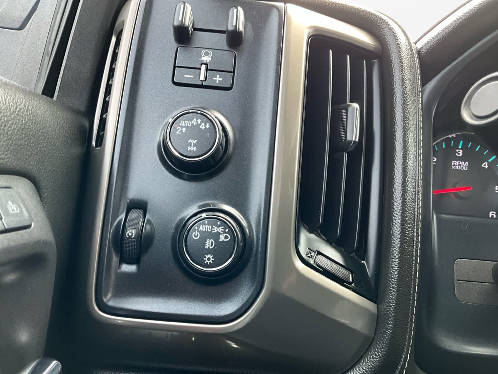 Used 2017 Chevrolet Silverado 1500 High Country AWD/4WD image 17