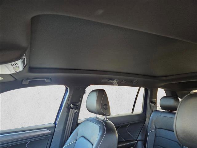 Used 2022 Volkswagen Tiguan SEL R-Line image 14