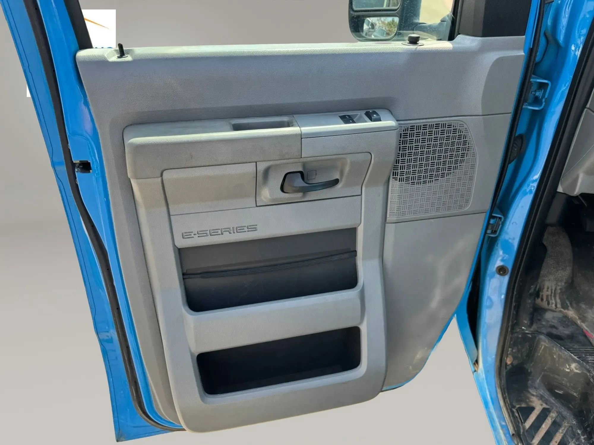 Used 2011 Ford E-350 and Econoline 350 Super Duty w/ PWR Group RWD image 10