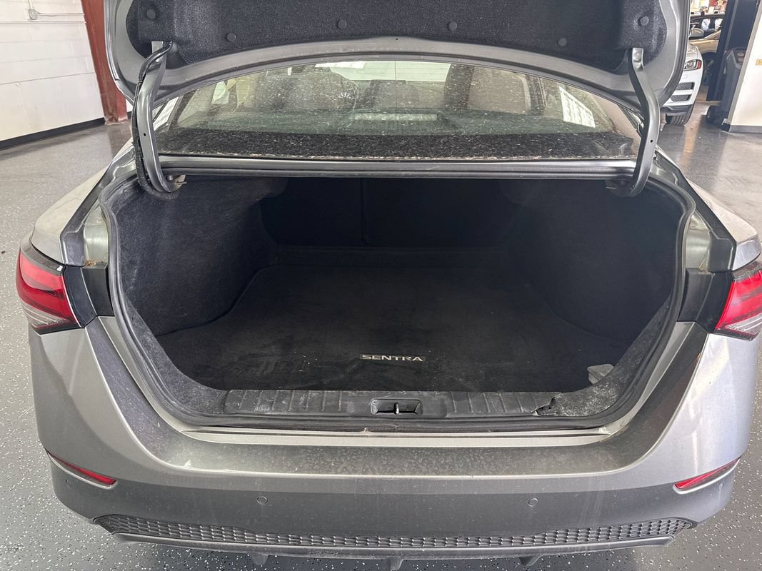 Used 2022 Nissan Sentra SV FWD image 18