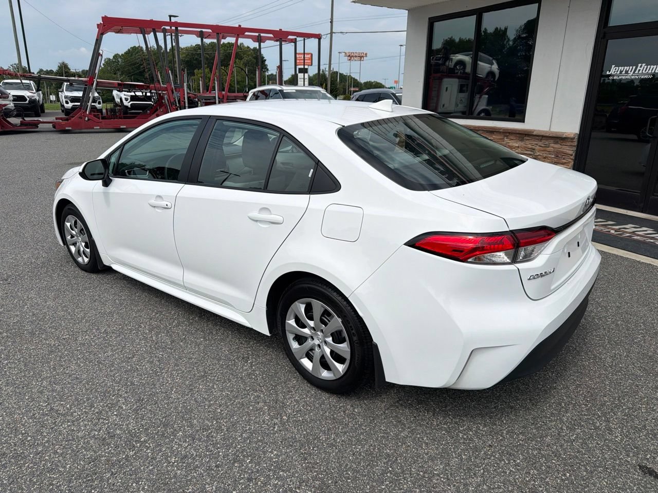 Used 2025 Toyota Corolla LE FWD image 7