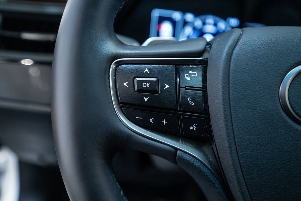 Used 2023 Lexus ES 350 w/ Premium Package image 19