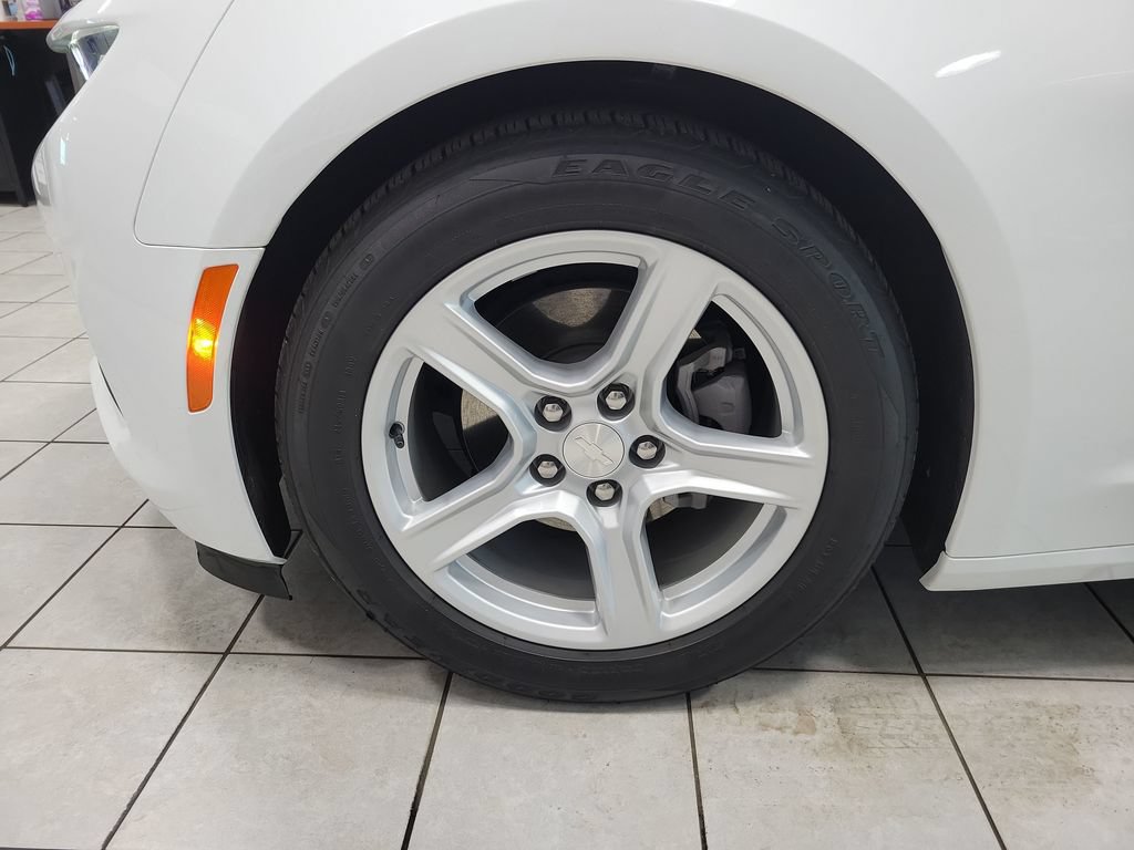Used 2023 Chevrolet Camaro LT RWD image 47